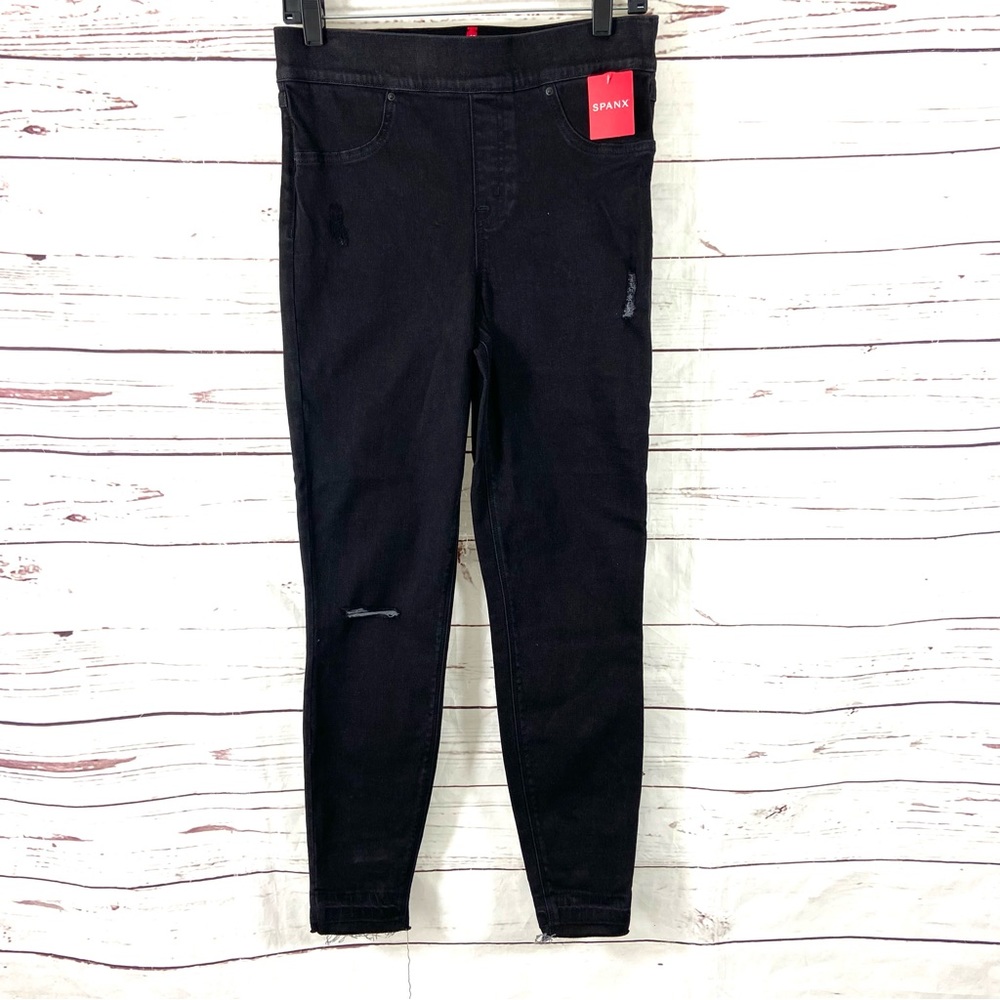 Spanx Jeans Women’s Medium Black Distressed Ankle Skinny Raw Hem.